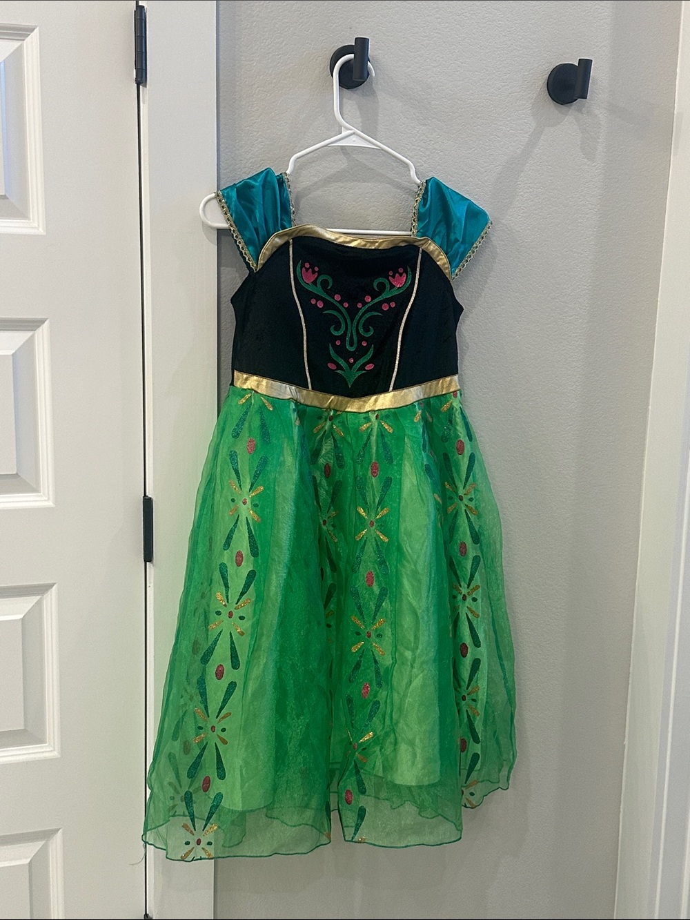 EUC Disney Green and Teal Anna Frozen Princess Costume Halloween Dress Gold Trim